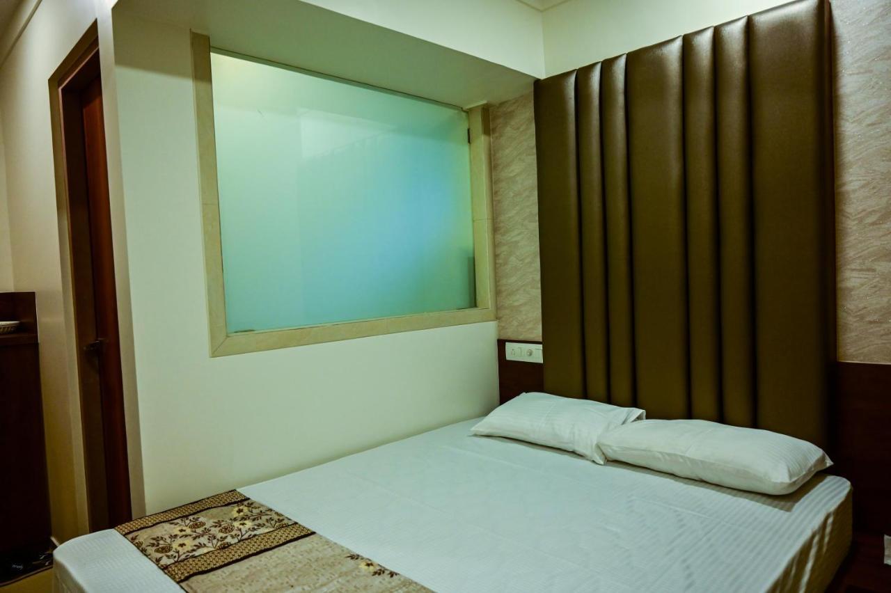 Hotel Diamora Residency Thane Ngoại thất bức ảnh